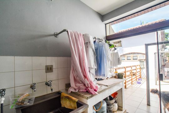 Área de Serviço de apartamento para alugar com 3 quartos, 380m² em Santa Terezinha, Santo André