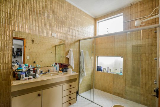 Banheiro da Suíte 1 de apartamento para alugar com 3 quartos, 380m² em Santa Terezinha, Santo André