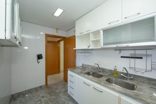 COZINHA de apartamento à venda com 4 quartos, 126m² em Barro Preto, Belo Horizonte