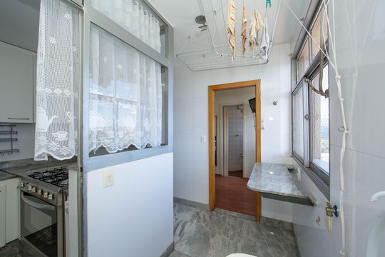 AREA DE SERVICO de apartamento à venda com 4 quartos, 126m² em Barro Preto, Belo Horizonte