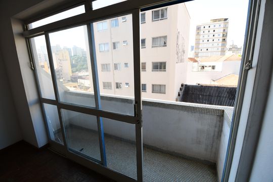Sala - Sacada de apartamento à venda com 2 quartos, 75m² em Centro, Campinas