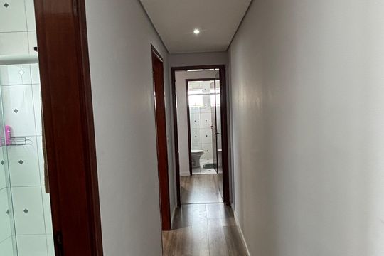 Corredor de apartamento à venda com 2 quartos, 56m² em Vila Camilópolis, Santo André