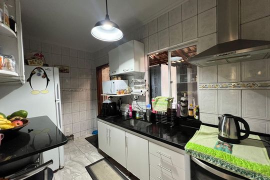 Cozinha de casa à venda com 3 quartos, 88m² em São João Batista, Belo Horizonte