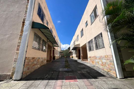 Entrada de casa à venda com 3 quartos, 88m² em São João Batista, Belo Horizonte