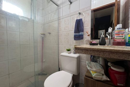 Banheiro Social de casa à venda com 3 quartos, 88m² em São João Batista, Belo Horizonte