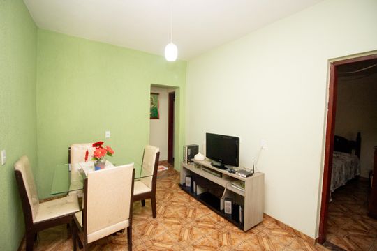 Sala de casa à venda com 5 quartos, 190m² em Parque Maracana, Contagem