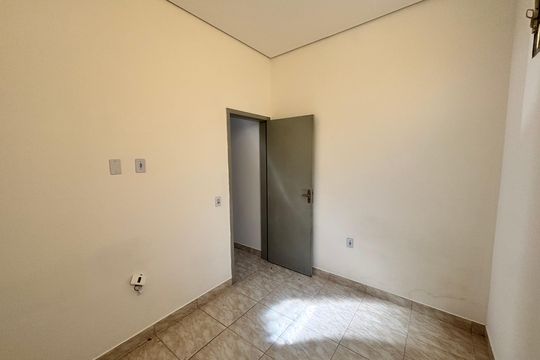 Quarto 1 de casa para alugar com 1 quarto, 40m² em Vila Libanesa, São Paulo