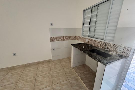 Sala/Cozinha de casa para alugar com 1 quarto, 40m² em Vila Libanesa, São Paulo