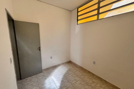 Quarto 1 de casa para alugar com 1 quarto, 40m² em Vila Libanesa, São Paulo