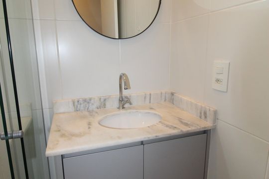 Banheiro da Suíte de apartamento para alugar com 2 quartos, 68m² em Parque Industrial, São José dos Campos