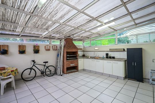 Churrasqueira de casa de condomínio à venda com 3 quartos, 168m² em Parque Assuncao, Taboão da Serra