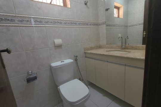 Banheiro de casa à venda com 2 quartos, 160m² em Santa Efigênia, Belo Horizonte