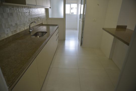 Cozinha de apartamento à venda com 3 quartos, 100m² em Vila Assunção, Santo André