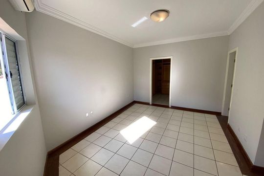 Casa à venda com 5 quartos, 360m² em Sítios de Recreio Gramado, Campinas