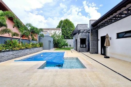 Casa de Condomínio à venda com 6 quartos, 400m² em Jardim Tereza Cristina, Jundiaí