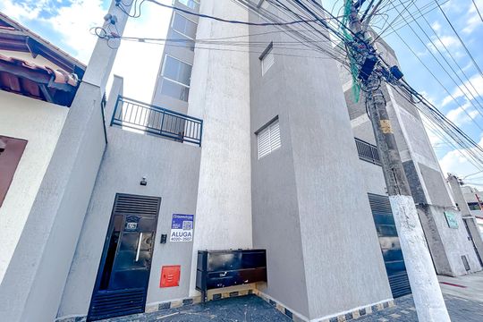 Fachada com Plaquinha de apartamento para alugar com 2 quartos, 38m² em Vila Nova Savoia, São Paulo