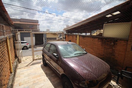 Garagem de casa à venda com 3 quartos, 86m² em Diamante, Belo Horizonte