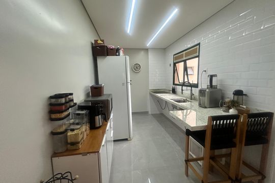 Cozinha de apartamento à venda com 2 quartos, 94m² em Alphaville Industrial, Barueri