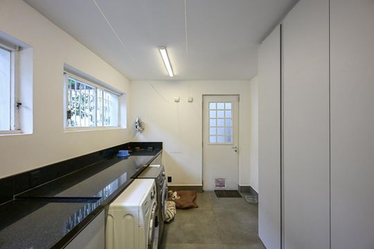 Área de Serviço  de casa à venda com 5 quartos, 735m² em Jardim Leonor, São Paulo