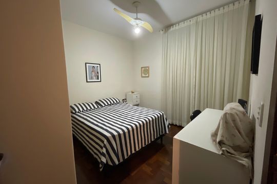 Quarto de apartamento à venda com 3 quartos, 180m² em Cruzeiro, Belo Horizonte