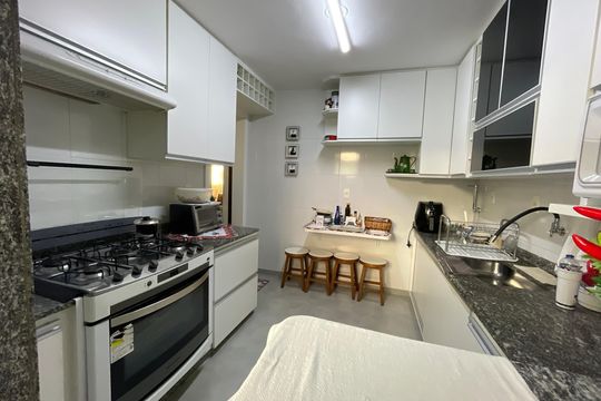 Cozinha de apartamento à venda com 3 quartos, 180m² em Cruzeiro, Belo Horizonte