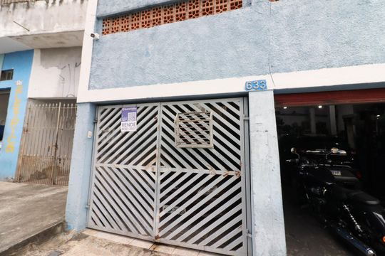 Fachada de casa à venda com 5 quartos, 200m² em Padroeira, Osasco