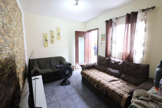 Sala 2 de casa à venda com 5 quartos, 200m² em Padroeira, Osasco