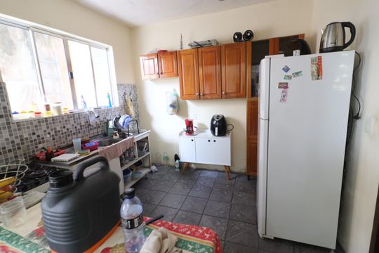 Cozinha 2 de casa à venda com 5 quartos, 200m² em Padroeira, Osasco