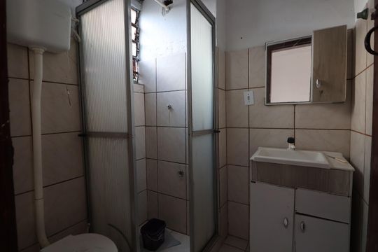 Banheiro  de apartamento para alugar com 1 quarto, 33m² em Estância Velha, Canoas