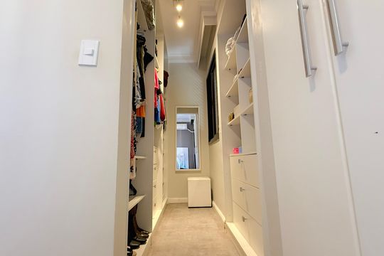Closet de apartamento à venda com 2 quartos, 120m² em Mansões Santo Antônio, Campinas