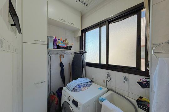 Área de serviço de apartamento à venda com 2 quartos, 120m² em Mansões Santo Antônio, Campinas