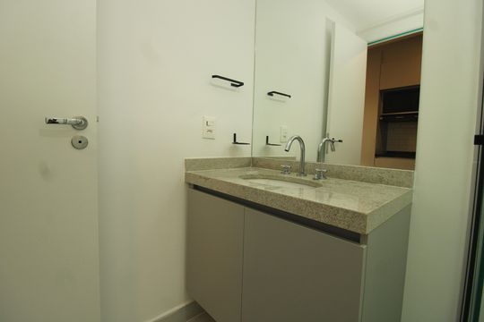 Banheiro de kitnet/studio para alugar com 1 quarto, 23m² em Cursino, São Paulo