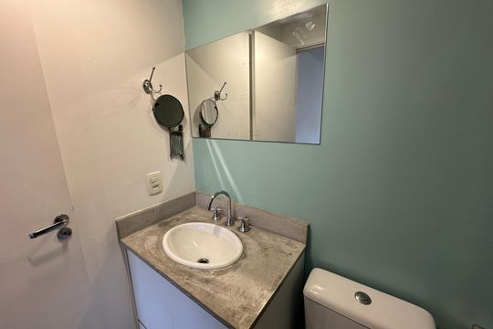 Banheiro da Suíte de apartamento para alugar com 2 quartos, 78m² em Empresarial 18 do Forte, Barueri