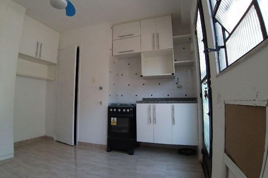 Sala/Quarto de kitnet/studio à venda com 1 quarto, 30m² em Cachambi, Rio de Janeiro
