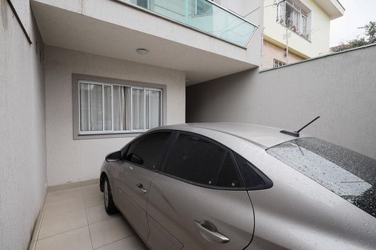 Garagem de casa à venda com 3 quartos, 220m² em Parque Vitoria, São Paulo
