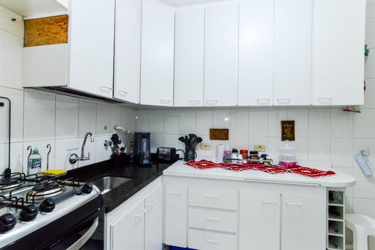 Cozinha de apartamento à venda com 1 quarto, 48m² em Jardim Cocaia, Guarulhos