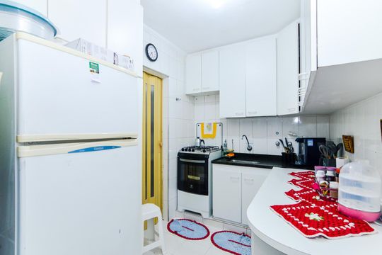 Cozinha de apartamento à venda com 1 quarto, 48m² em Jardim Cocaia, Guarulhos