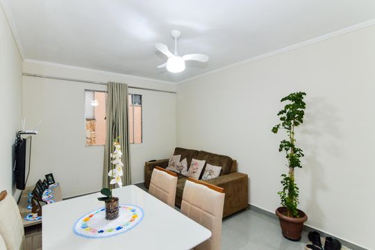 Sala de apartamento à venda com 1 quarto, 48m² em Jardim Cocaia, Guarulhos