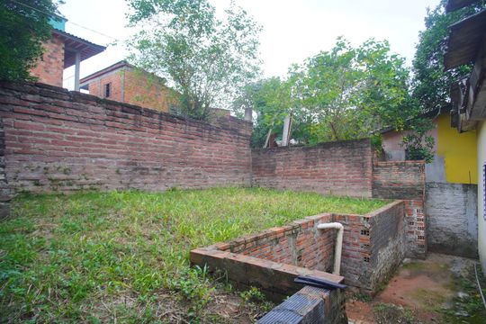 Quintal de casa à venda com 2 quartos, 80m² em Santa Teresa, São Leopoldo