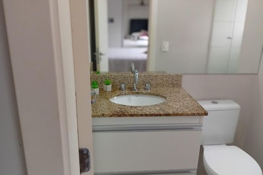 Banheiro de apartamento à venda com 2 quartos, 68m² em Morro Santana, Porto Alegre