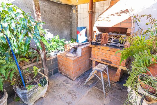 Quintal de casa à venda com 5 quartos, 360m² em São José, Belo Horizonte