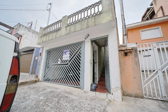 Fachada de casa à venda com 3 quartos, 100m² em Vila Nhocuné, São Paulo