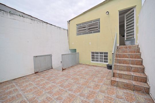 Quintal de casa à venda com 3 quartos, 100m² em Vila Nhocuné, São Paulo