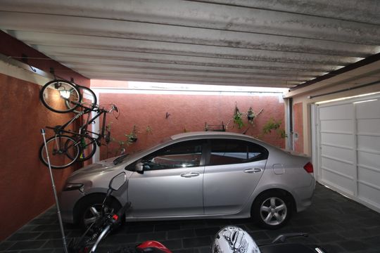 Garagem de casa à venda com 3 quartos, 125m² em Santa Ines, São Paulo