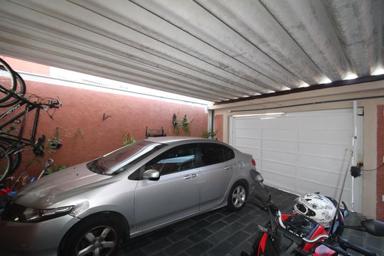 Garagem de casa à venda com 3 quartos, 125m² em Santa Ines, São Paulo