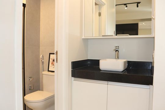 Banheiro de kitnet/studio para alugar com 1 quarto, 40m² em Bela Vista, São Paulo
