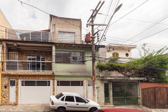 Fachada de casa à venda com 5 quartos, 400m² em Bussocaba, Osasco