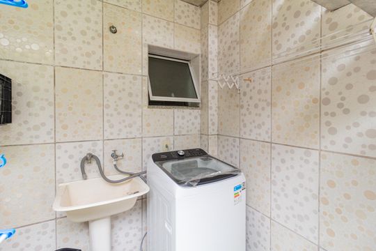 Área de serviço de casa à venda com 5 quartos, 400m² em Bussocaba, Osasco