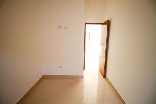 Casa de Condomínio para alugar com 2 quartos, 48m² em Vila Sonia, Praia Grande