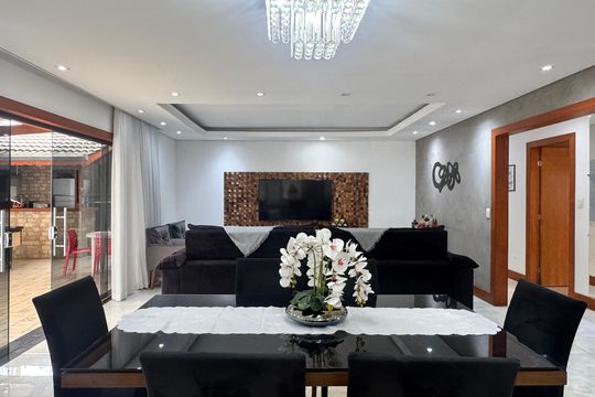 Sala de jantar  de casa à venda com 3 quartos, 280m² em Jardim Faria Lima, São Paulo